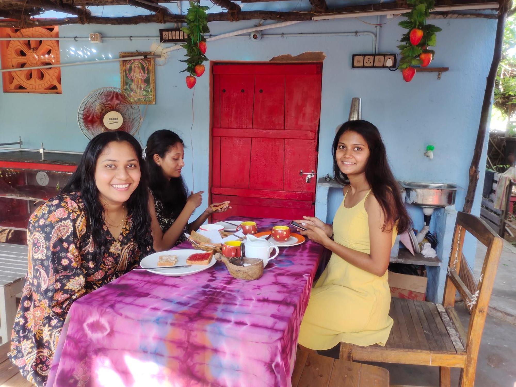 Valentine Budget Guest House Kottakuppam Kültér fotó